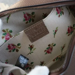 Replica NEO VINTAGE GG SUPREME MESSENGER BAG - ultra-realistic fake designer tote