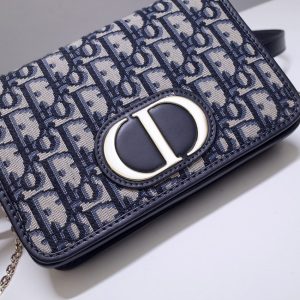 Replica Dior 30 Montaigne Pouch - high-quality designer bag clone