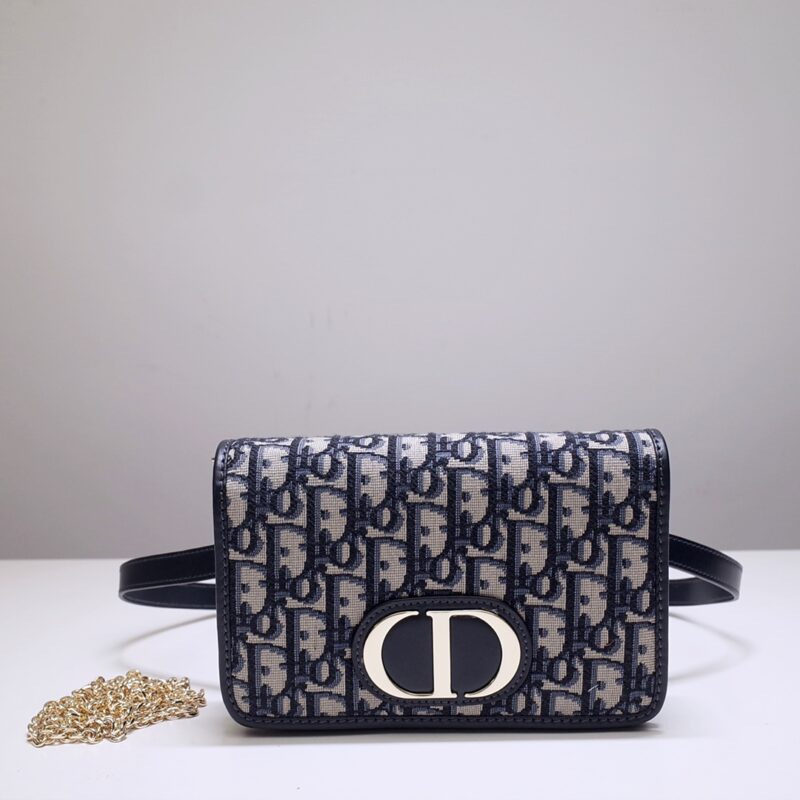 Replica Dior 30 Montaigne Pouch - best quality luxury bag dupe