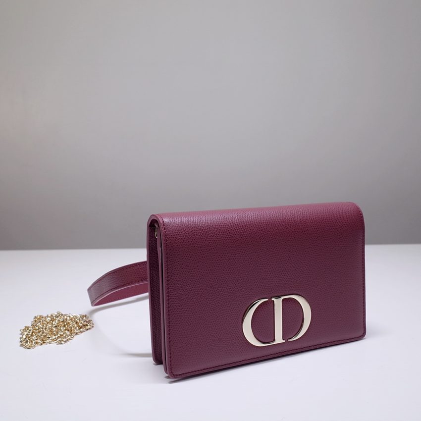 Replica Dior 30 Montaigne Pouch Red - authentic-look luxury purse replica