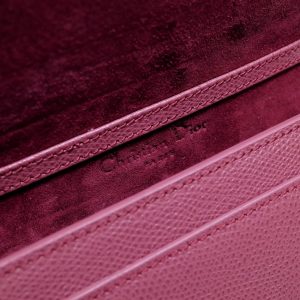 Replica Dior 30 Montaigne Pouch Red - high-end fake designer purse