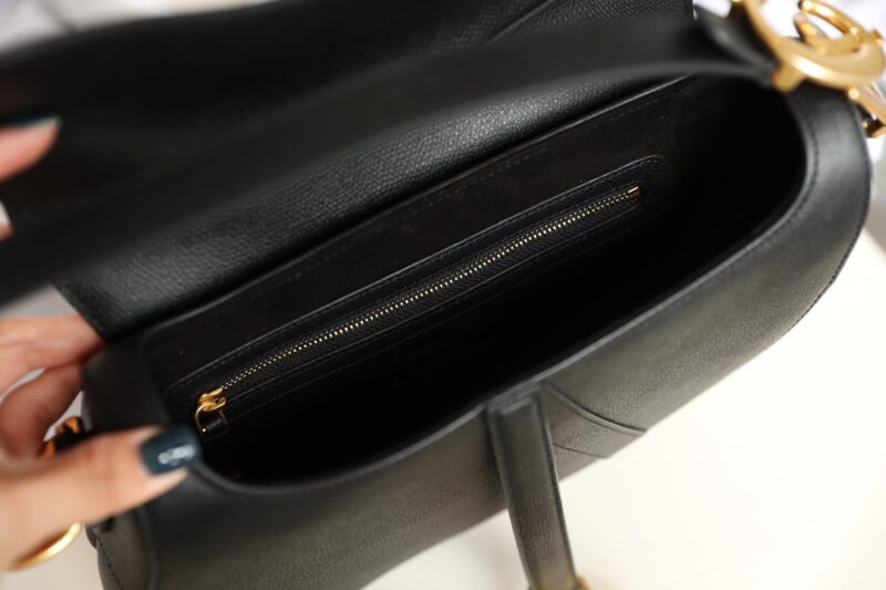 Replica Dior Saddle Bag Black - ultra-realistic fake designer tote