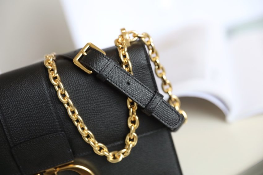Replica Dior 30 Montaigne Black Grain - high-quality designer bag clone