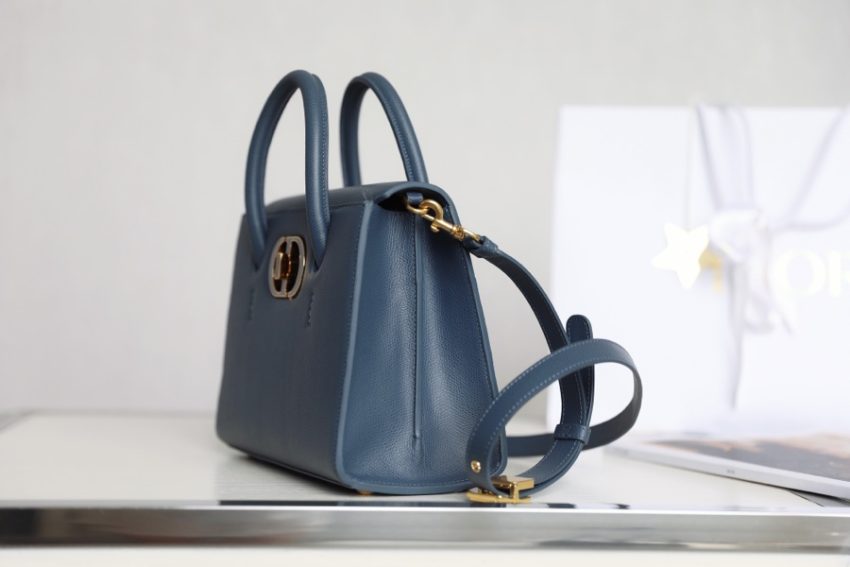 Replica Dior St Honoré Tote Blue - realistic designer-inspired fake bag