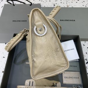 Replica Balenciaga Agneau Apricot - realistic designer-inspired fake bag