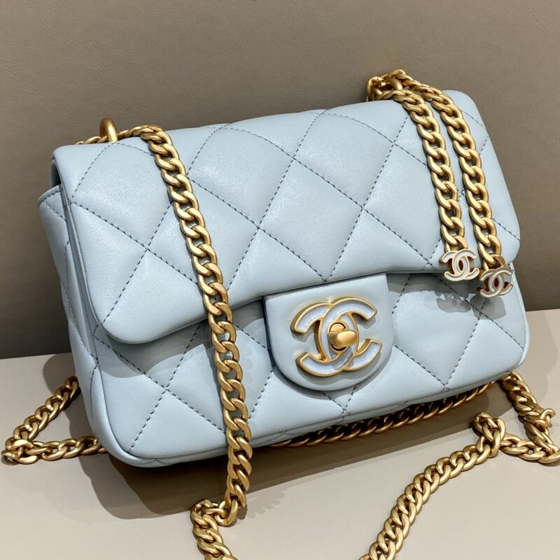 Replica CHANEL 22P Enamel Bag Light Blue - best-selling designer handbag dupe