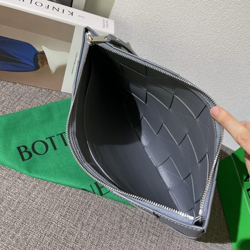 Replica Bottega Veneta Cassette Clutch - ultra-realistic fake designer tote