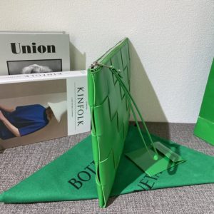 Replica Bottega Veneta Cassette Clutch Green - elite superclone designer purse