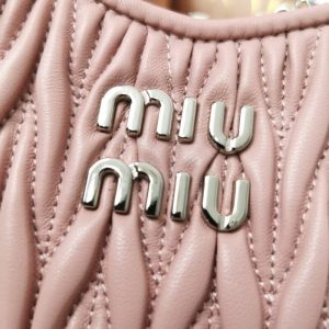 Replica Miu Miu Matelassé Crystal Pink - ultra-realistic fake designer tote