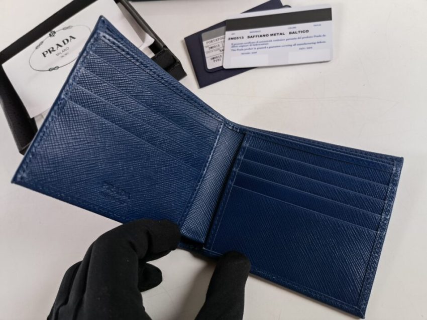 Replica Prada BiFold Wallet - premium-grade designer purse dupe