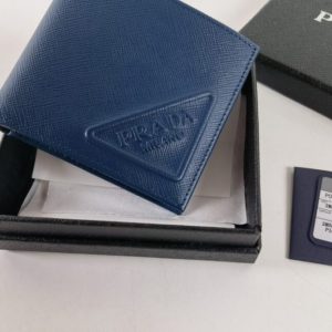 Replica Prada BiFold Wallet - ultra-realistic fake designer tote
