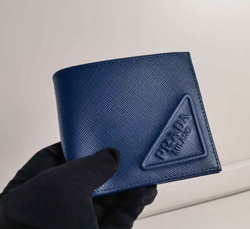 Replica Prada BiFold Wallet - top-tier luxury replica shoulder bag