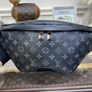 Replica Louis Vuitton Bumbag Discovery Black - authentic-look luxury purse replica