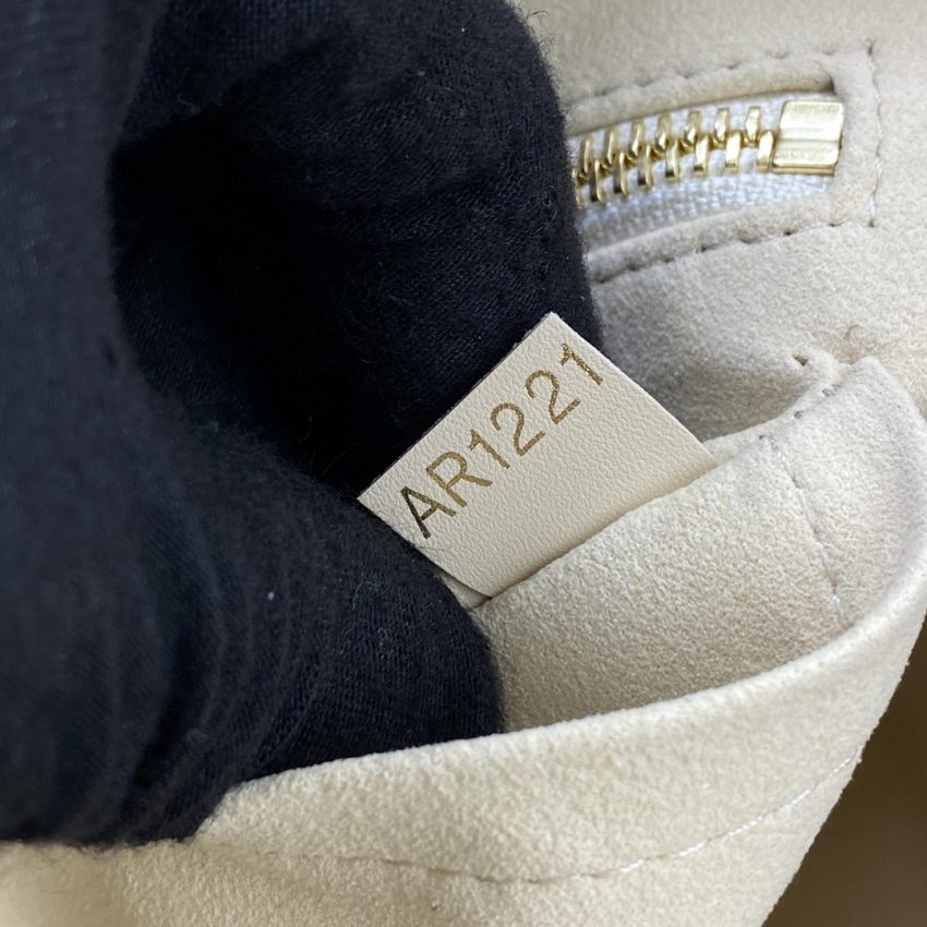 Replica Louis Vuitton Carry All White - authentic-look luxury purse replica