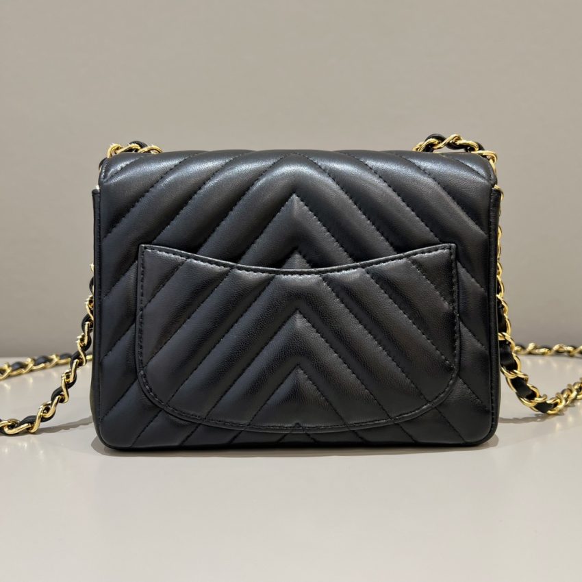Replica CHANEL Flap V 17cm - high-end fake designer purse