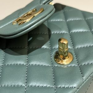 Replica CHANEL Classic Flap 17cm Green - near-authentic luxury replica handbag