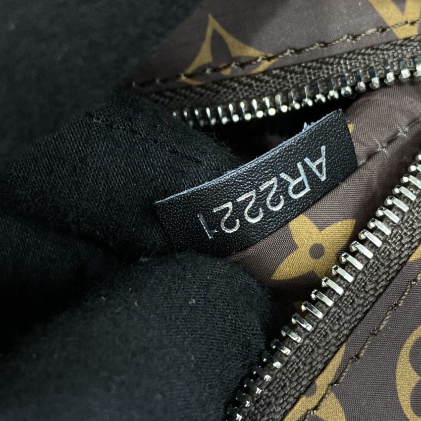 Replica LV OnTheGo Silver Soft - best quality luxury bag dupe