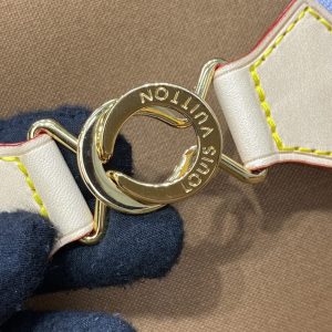 Replica Louis Vuitton Hunting Bag - ultra-realistic fake designer tote