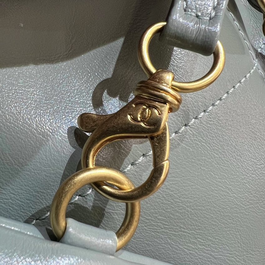 Replica CHANEL 22 Medium Handbag Mint Green - ultra-realistic fake designer tote