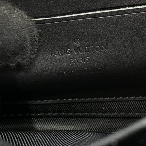 Replica Louis Vuitton Alpha Messenger Black - high-quality designer bag clone