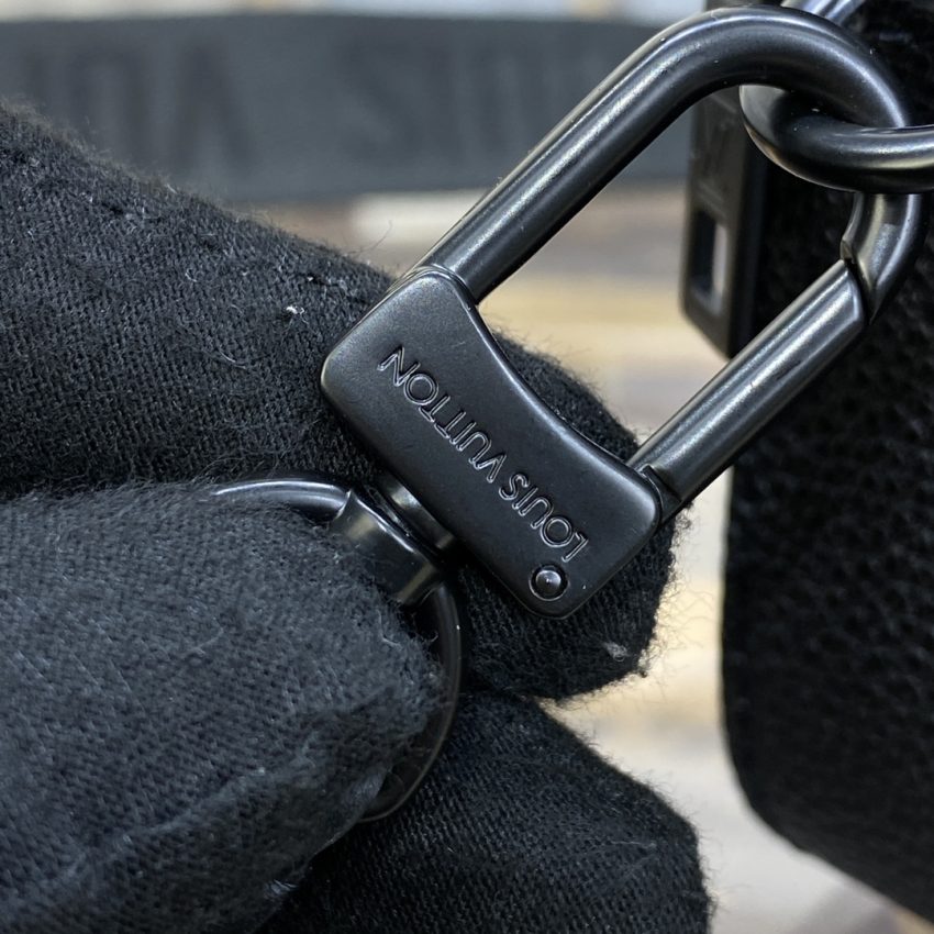 Replica Louis Vuitton Alpha Messenger Black - premium-grade designer purse dupe