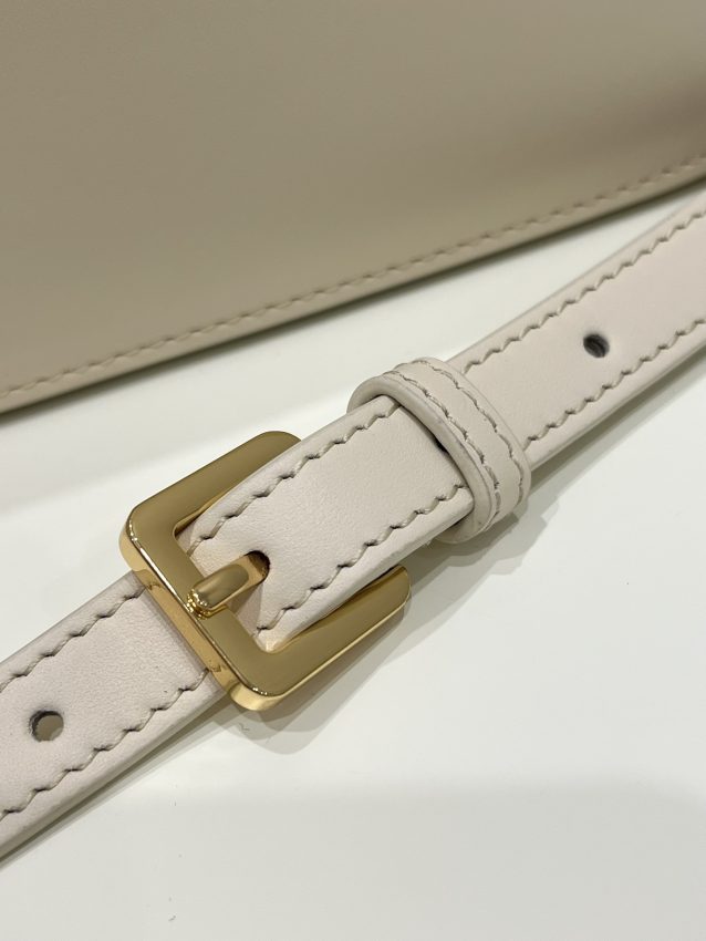 Replica Dior 30 Montaigne Avenue Bag White - best-selling designer handbag dupe