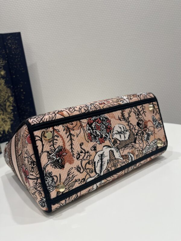 Replica Lady Dior D-Lite Flower - high-accuracy replica luxury purse