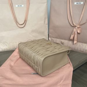 Replica Miu Miu Matelassé Tote Beige - realistic designer-inspired fake bag