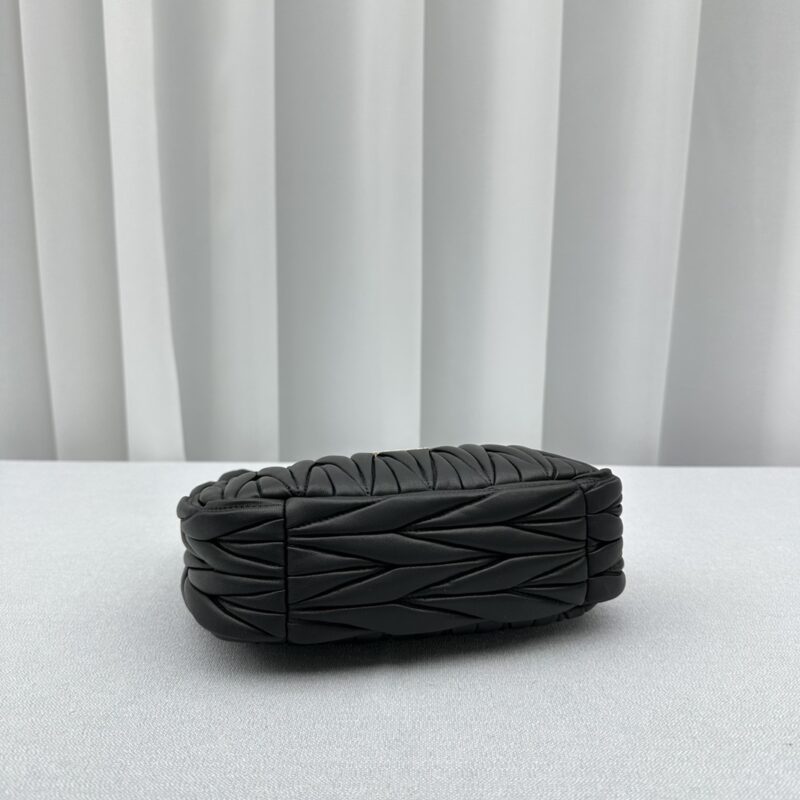 Replica Miu Miu Wander Black - ultra-realistic fake designer tote