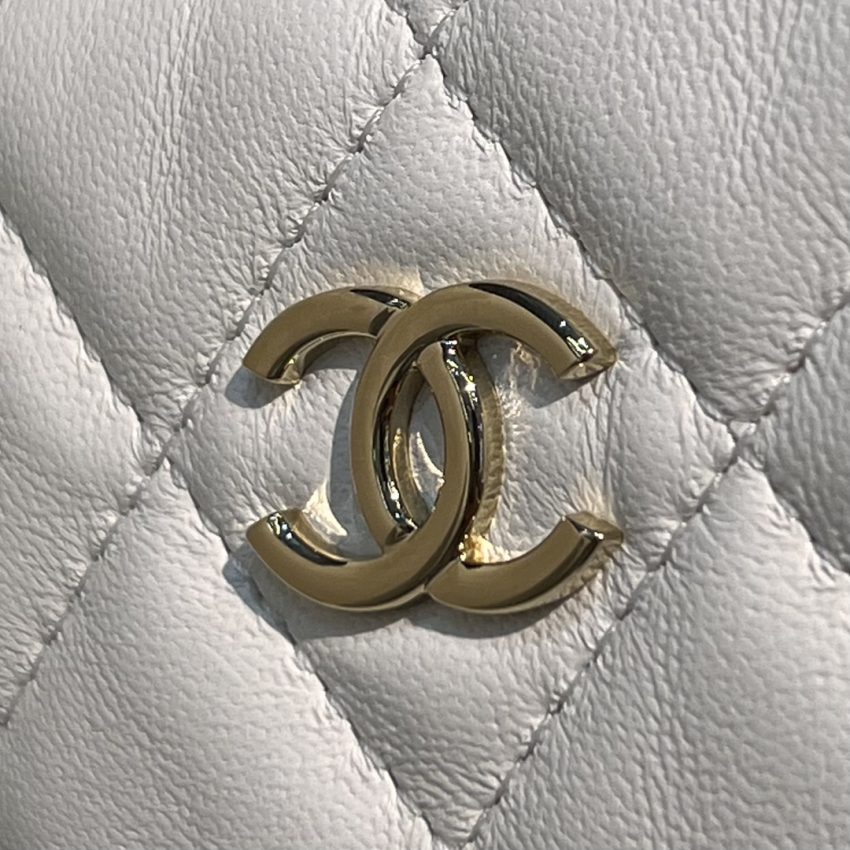Replica CHANEL 23c Pouch White - top-tier luxury replica shoulder bag