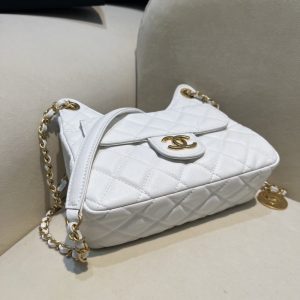 Replica CHANEL 23c Hobo Small White - realistic designer-inspired fake bag