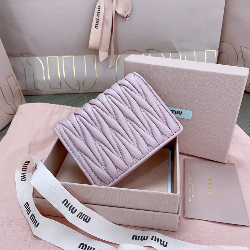 Replica Miu Miu Pocket Wallet Pink - realistic designer-inspired fake bag