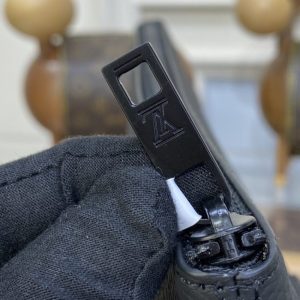 Replica Louis Vuitton Takeoff Pouch Black - top-tier luxury replica shoulder bag