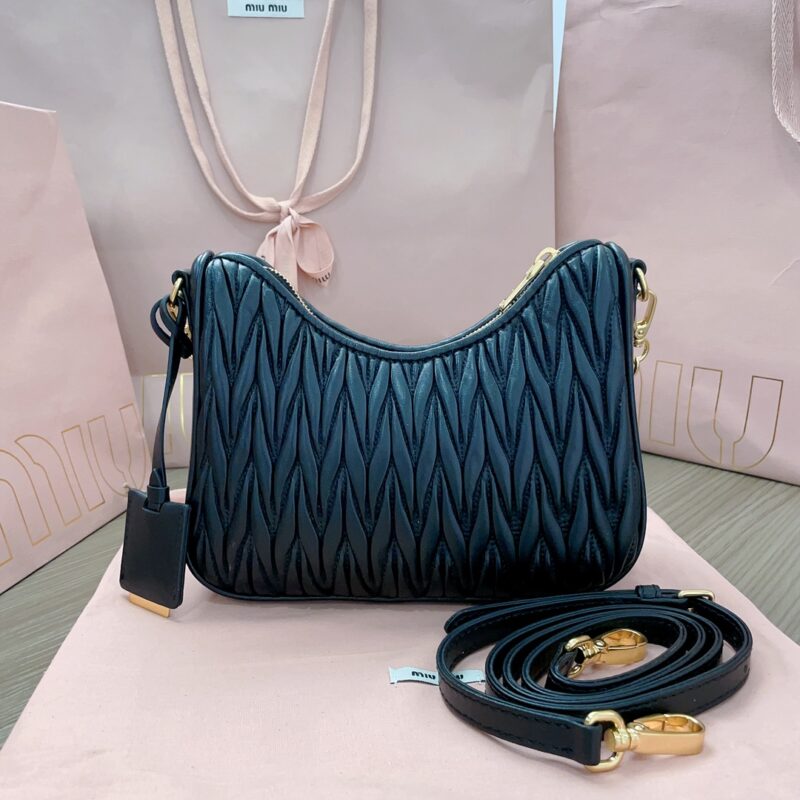 Replica Miu Miu Matelassé Black - authentic-look luxury purse replica
