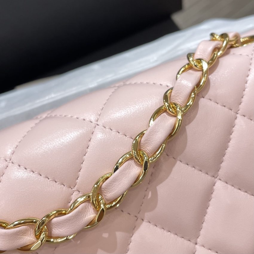 Replica CHANEL Classic Flap 20cm Pink - realistic designer-inspired fake bag