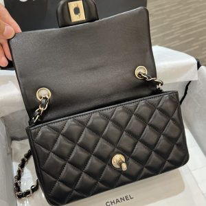 Replica CHANEL Classic Flap 20cm Black - high-quality designer bag clone