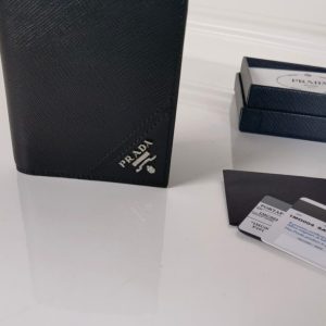 Replica Prada Saffiano Short Wallet - realistic designer-inspired fake bag
