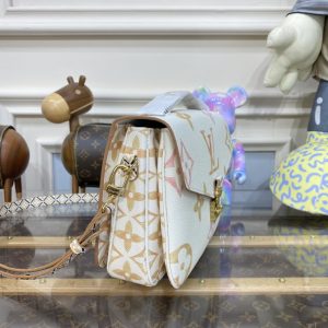 Replica Louis Vuitton Pochette Metis Apricot - near-authentic luxury replica handbag