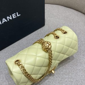 Replica CHANEL Camellia Flap Yellow - ultra-realistic fake designer tote