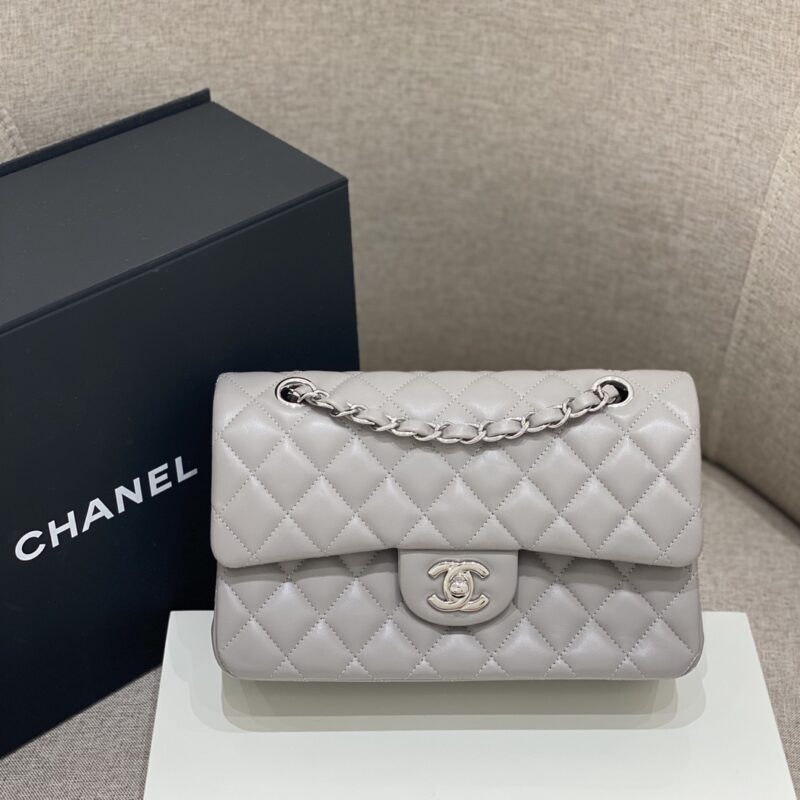 Replica CHANEL Classic Flap 23cm Dove Grey - ultra-realistic fake designer tote