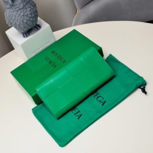 Replica Bottega Veneta Intrecciato Long Wallet - high-end fake designer purse