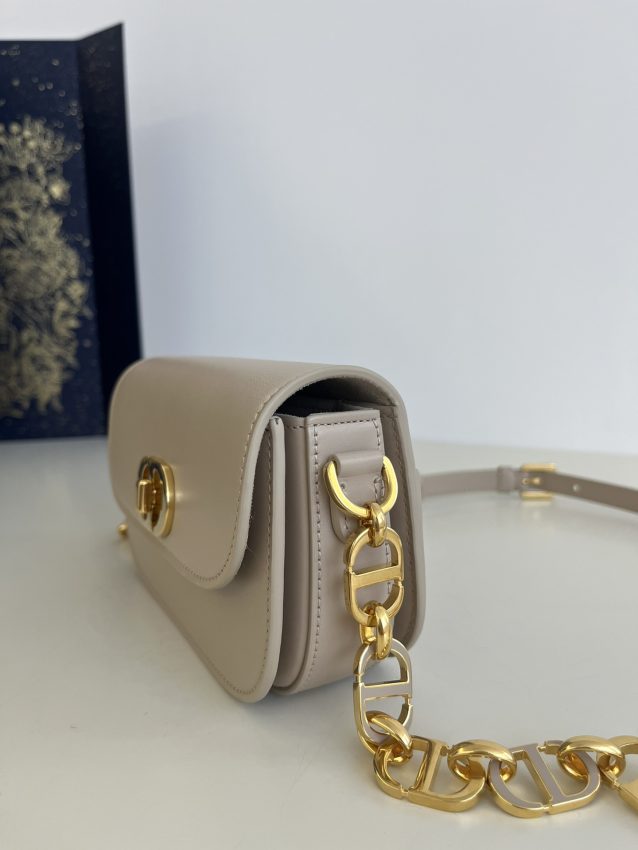 Replica Dior 30 Montaigne Avenue Bag Beige - high-quality designer bag clone