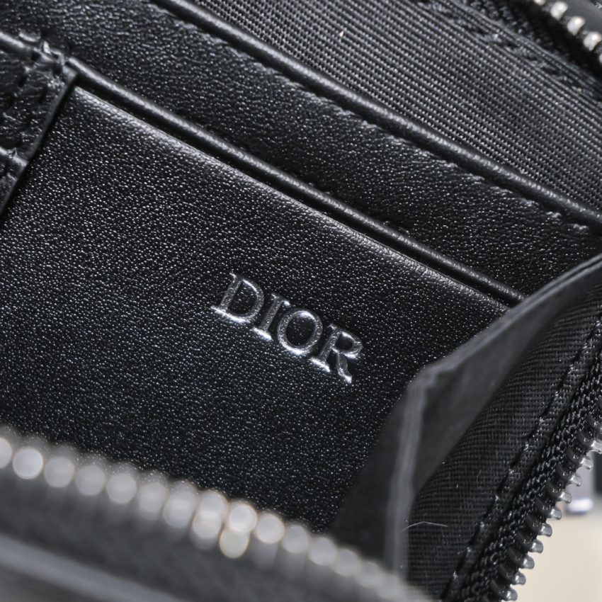 Replica Dior Zipped Pouch Diamond Black - authentic-look luxury purse replica