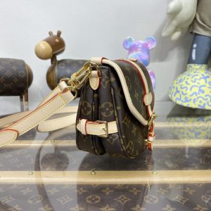 Replica Louis Vuitton Saumur - realistic designer-inspired fake bag