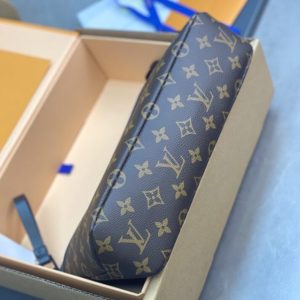 Replica Louis Vuitton Pochette Voyage Souple Brown - ultra-realistic fake designer tote