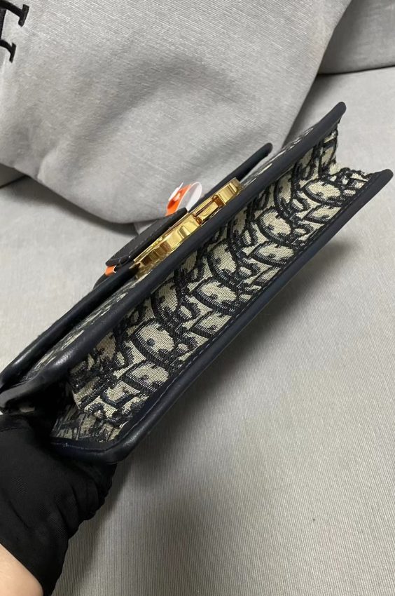 Replica Dior 30 Montaigne Oblique Jacquard - top-tier luxury replica shoulder bag