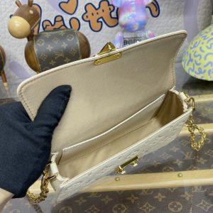 Replica Louis Vuitton Wallet On Chain Metis White - premium-grade designer purse dupe