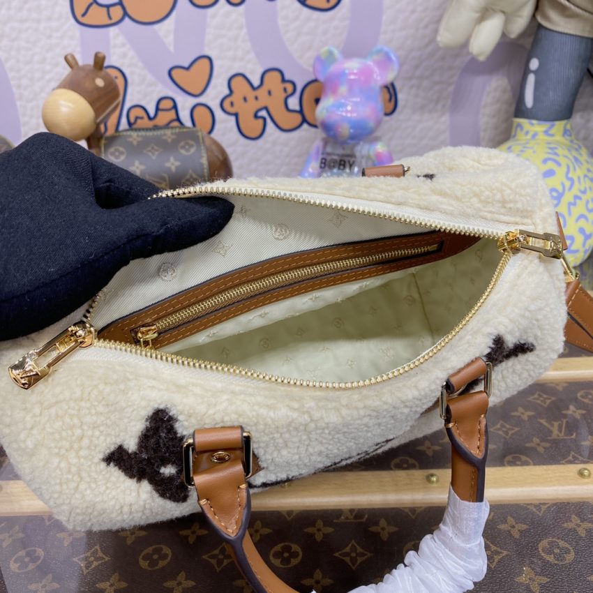 Replica Louis Vuitton Speedy Bandouliere 25 White Wool - ultra-realistic fake designer tote