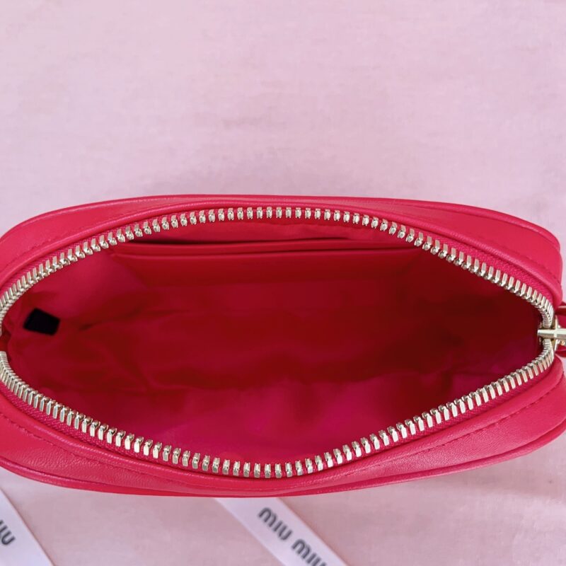 Replica Miu Miu Clutch Red - top-tier luxury replica shoulder bag