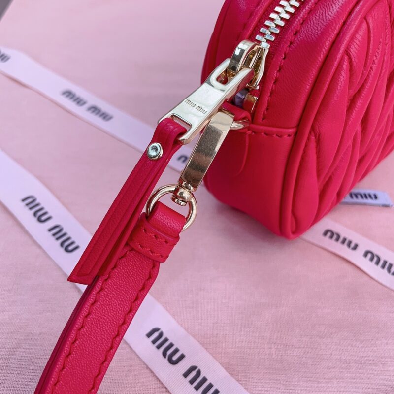 Replica Miu Miu Clutch Red - high-accuracy replica luxury purse